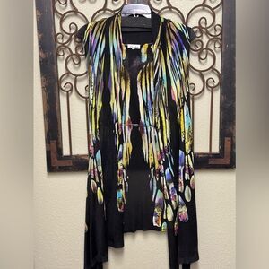 Adore black open front sleeveless snakebite tunic w/watercolor wing print